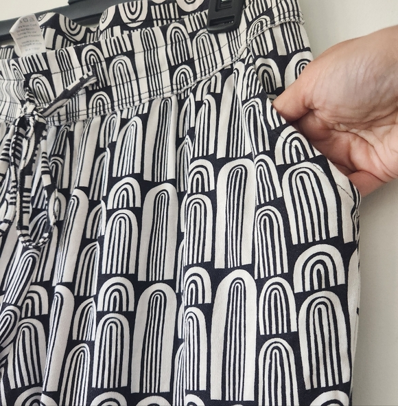 Kate quinn black and white rainbow mama pants - Picture 3 of 5